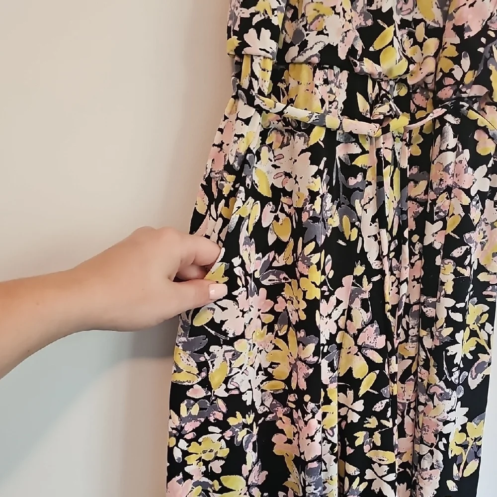 London Times Sleeveless floral Jumpsuit womwns size 4 NWT